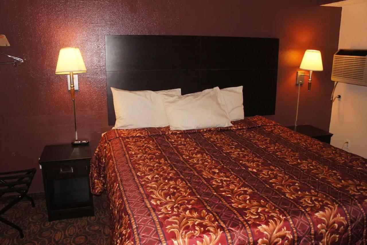 Econo Lodge Waite Park Экстерьер фото