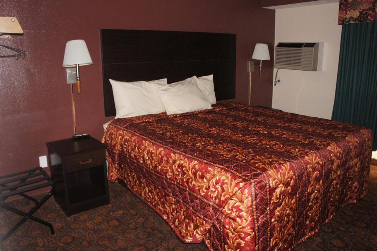 Econo Lodge Waite Park Экстерьер фото