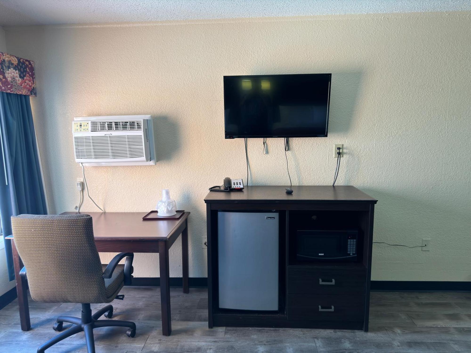 Econo Lodge Waite Park Экстерьер фото