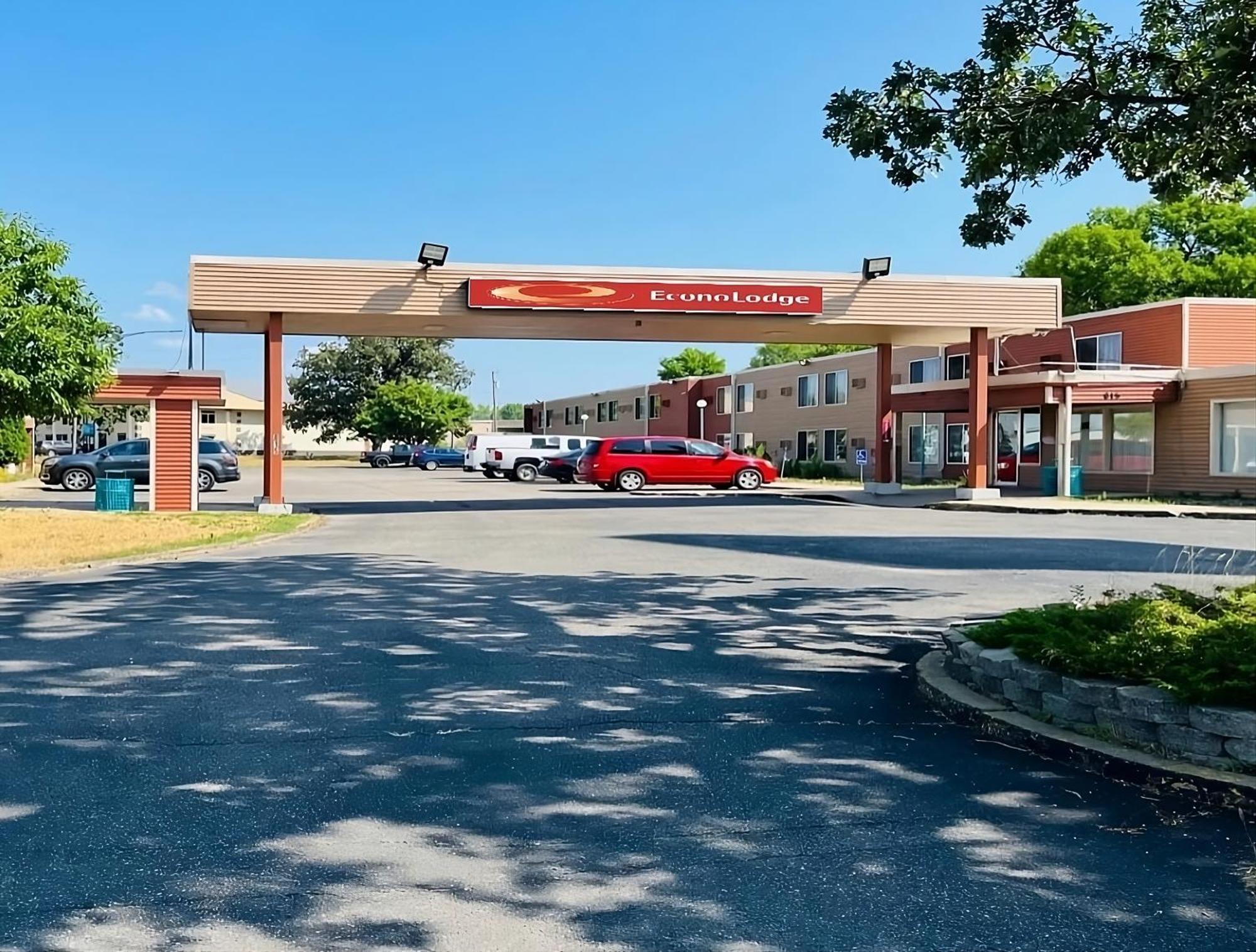 Econo Lodge Waite Park Экстерьер фото