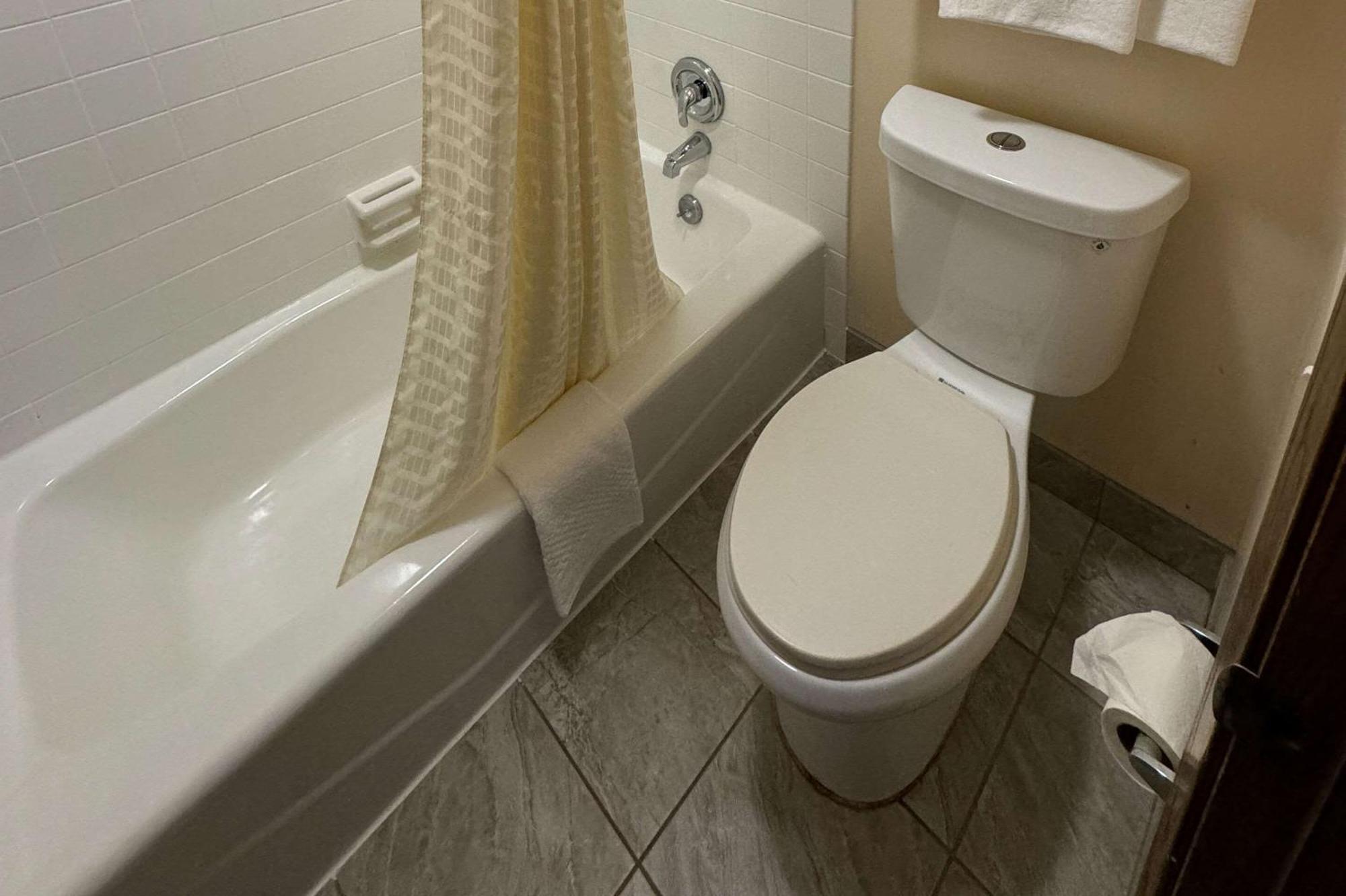 Econo Lodge Waite Park Экстерьер фото