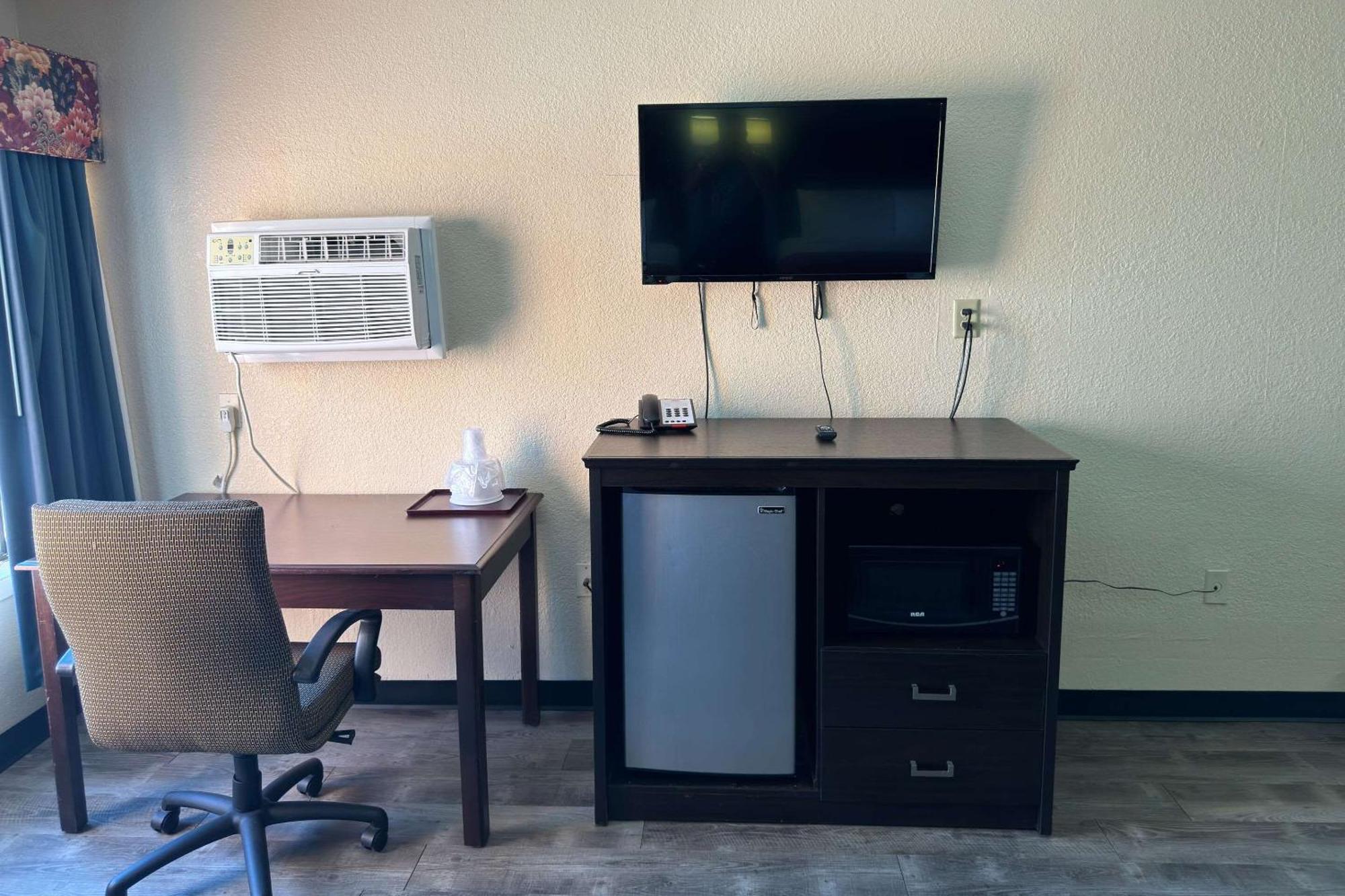 Econo Lodge Waite Park Экстерьер фото