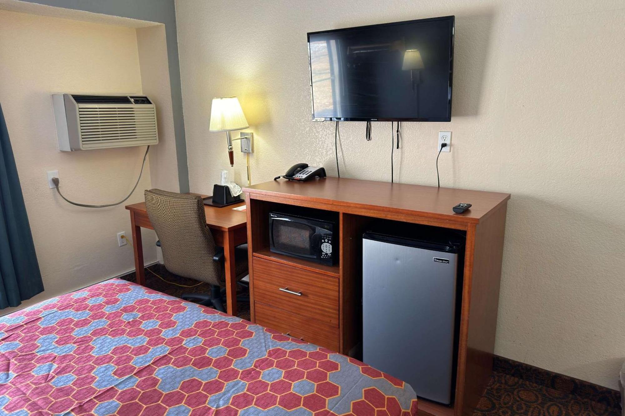 Econo Lodge Waite Park Экстерьер фото