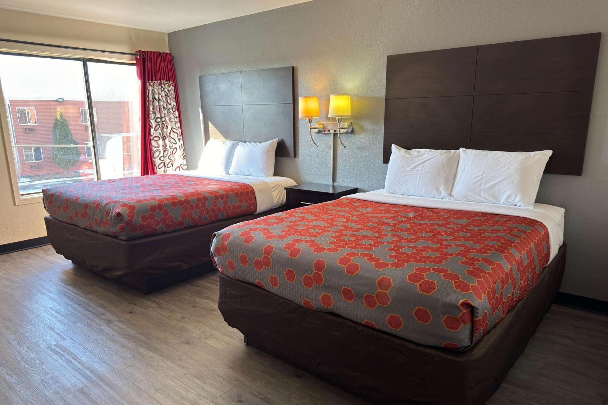 Econo Lodge Waite Park Экстерьер фото