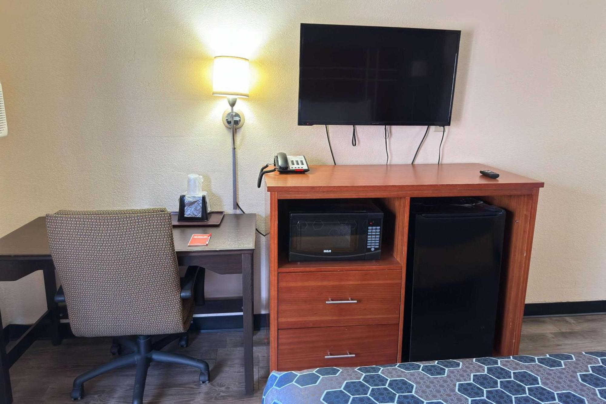 Econo Lodge Waite Park Экстерьер фото