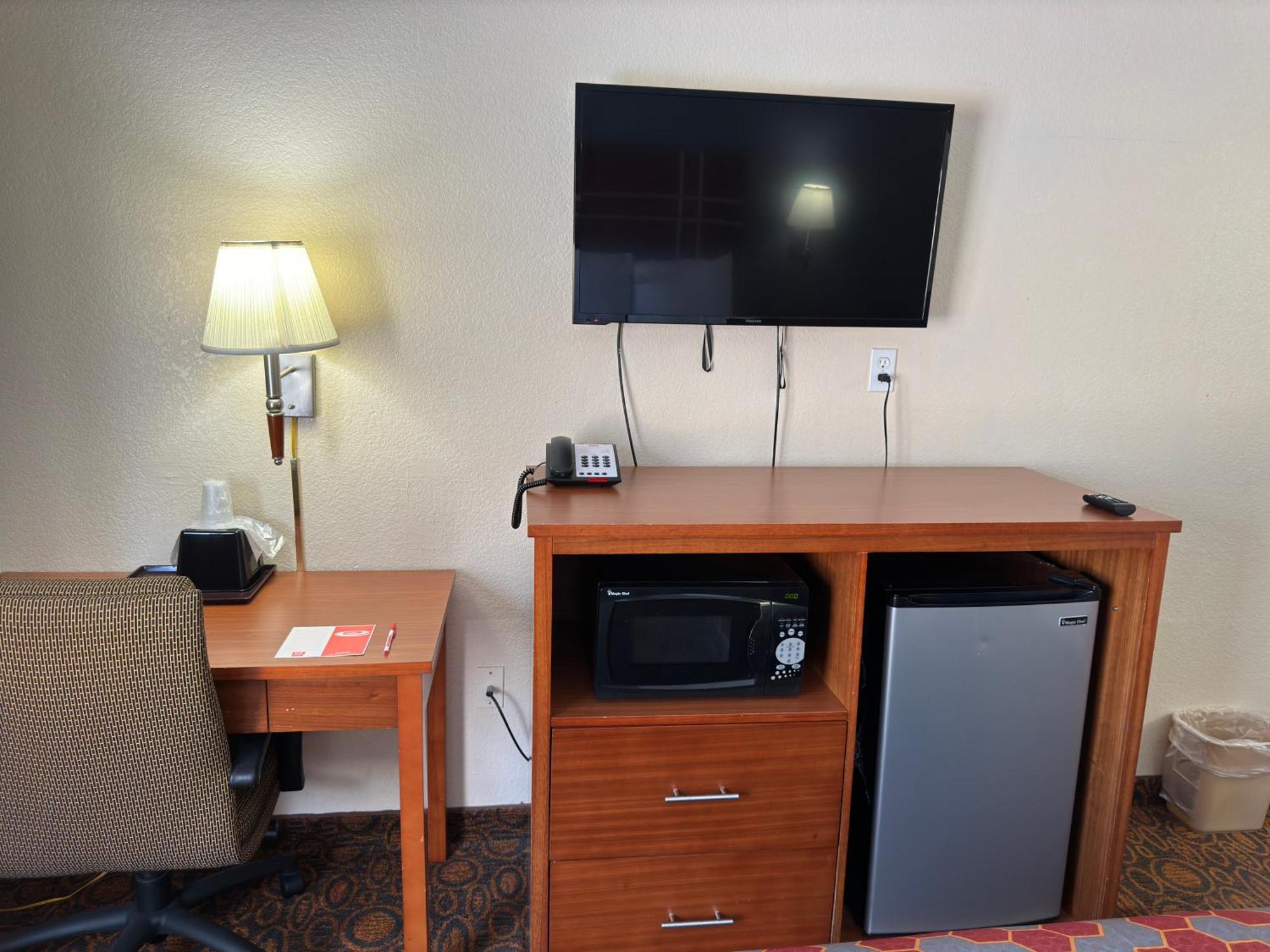 Econo Lodge Waite Park Экстерьер фото