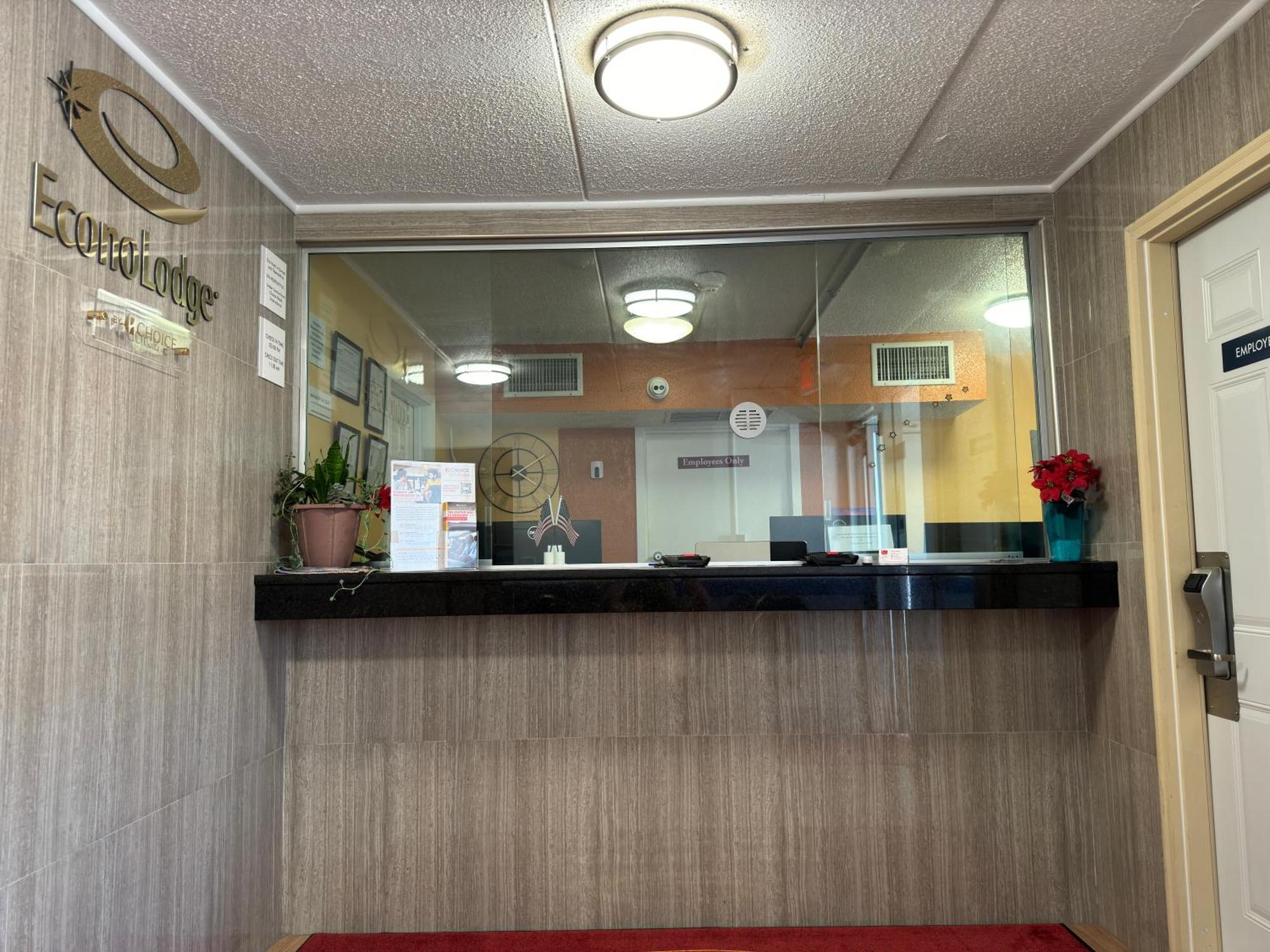 Econo Lodge Waite Park Экстерьер фото